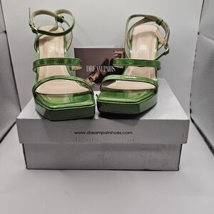 Dream Pairs Chunky Heels (green) Size 7 In Box